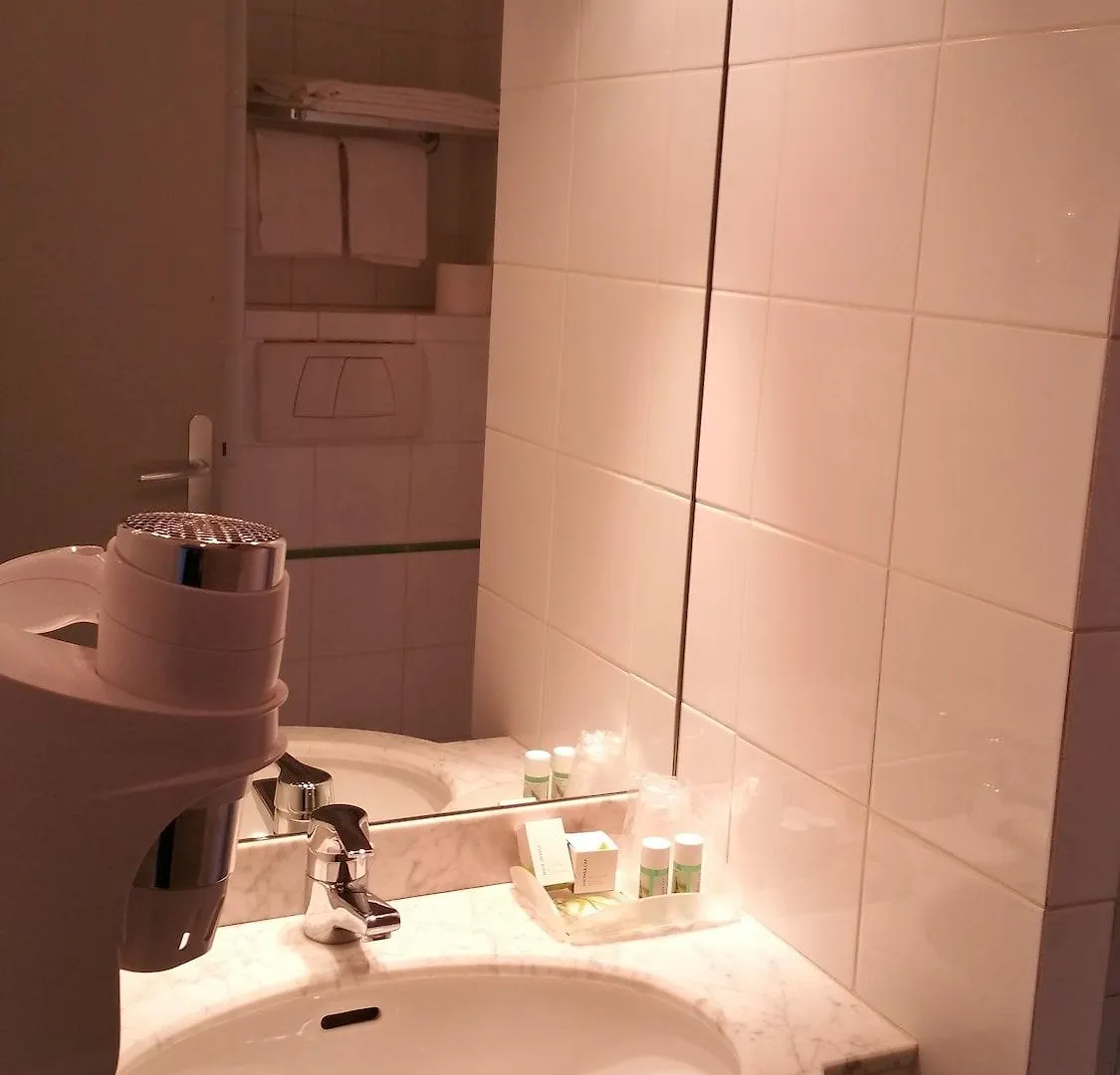 Hotel Des Ecrivains 3*